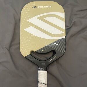 Selkirk pickleball paddle